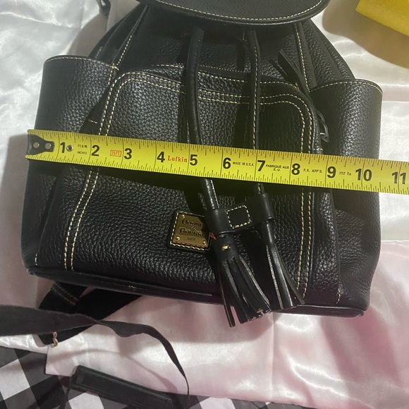 Gorgeous Dooney & Bourke Black Pebbled Leather Backpack - Picture 12 of 14